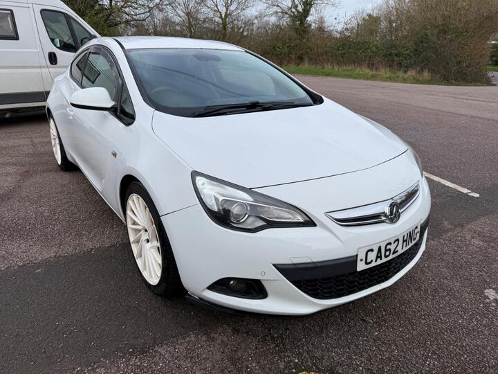 Vauxhall Astra GTC 2.0 CDTi SRi Euro 5 (s/s) 3dr Vauxhall Astra GTC 2.0 CDTi SRi Euro 5 (s/s) 3dr