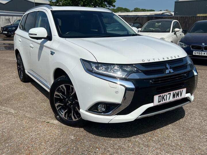Mitsubishi Outlander 2.0h 12kWh 5hs CVT 4WD Euro 6 (s/s) 5dr Mitsubishi Outlander 2.0h 12kWh 5hs CVT 4WD Euro 6 (s/s) 5dr
