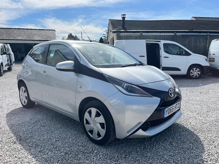 Toyota AYGO 1.0 VVT-i X-play Euro 5 5dr Euro 5