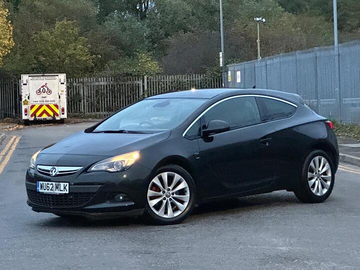 Vauxhall Astra GTC 2.0 CDTi SRi Euro 5 (s/s) 3dr Vauxhall Astra GTC 2.0 CDTi SRi Euro 5 (s/s) 3dr