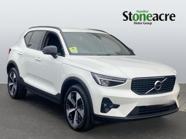 Volvo XC40 2.0 B3 MHEV Plus Dark DCT Auto Euro 6 (s/s) 5dr
