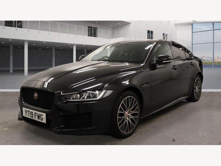 Jaguar XE 2.0i Landmark Auto Euro 6 (s/s) 4dr