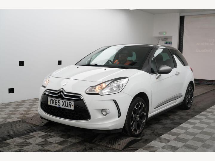 DS AUTOMOBILES DS 3 1.2 PureTech DStyle Euro 6 3dr DS AUTOMOBILES DS 3 1.2 PureTech DStyle Euro 6 3dr