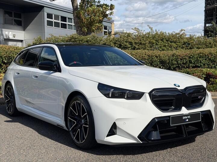 BMW M5 4.4 22.1kWh Touring Steptronic XDrive Euro 6 (s/s) 5dr