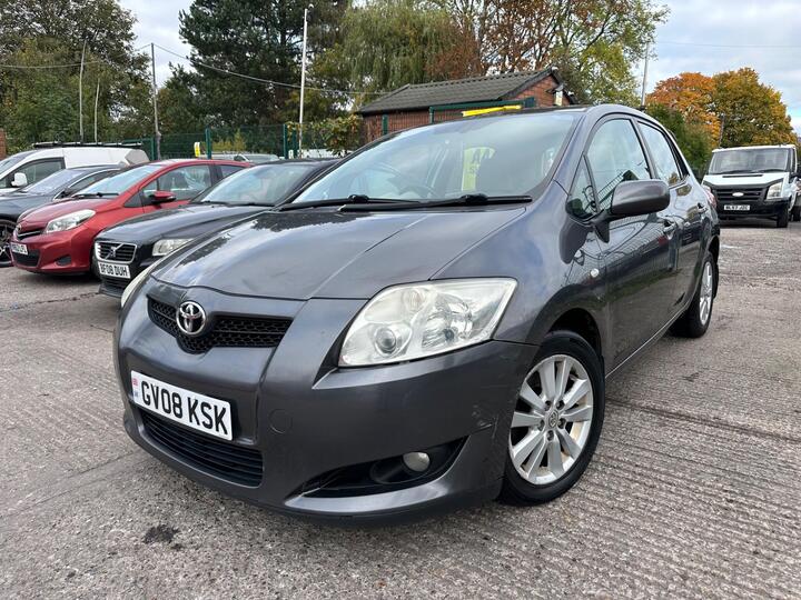 Toyota Auris 2.0 D-4D T Spirit 5dr Toyota Auris 2.0 D-4D T Spirit 5dr