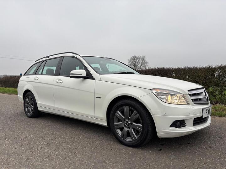 Mercedes-Benz C Class 2.1 C220 CDI BlueEfficiency Executive SE Auto Euro 5 5dr