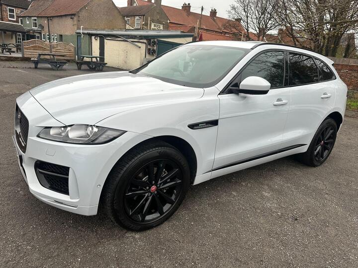 Jaguar F-PACE 2.0 D180 R-Sport Auto AWD Euro 6 (s/s) 5dr Jaguar F-PACE 2.0 D180 R-Sport Auto AWD Euro 6 (s/s) 5dr
