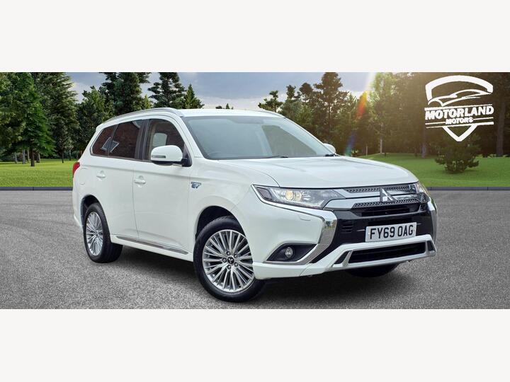 Mitsubishi Outlander 2.4h TwinMotor 13.8kWh Juro CVT 4WD Euro 6 (s/s) 5dr Mitsubishi Outlander 2.4h TwinMotor 13.8kWh Juro CVT 4WD Euro 6 (s/s) 5dr