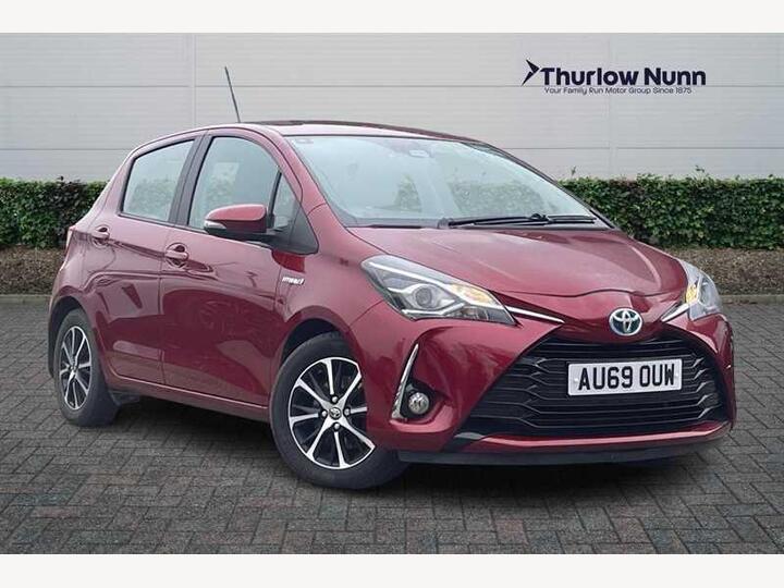 Toyota Yaris 1.5 VVT-h Icon Tech E-CVT Euro 6 (s/s) 5dr