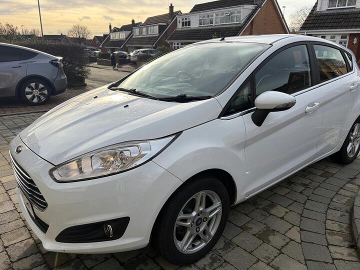Ford Fiesta 1.0T EcoBoost Zetec Euro 5 (s/s) 5dr