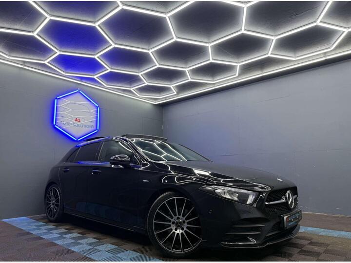 Mercedes-Benz A-CLASS 2.0 A200d Exclusive Edition 8G-DCT Euro 6 (s/s) 5dr