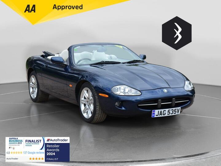 Jaguar XK8 CONVERTIBLE 4.0 2dr