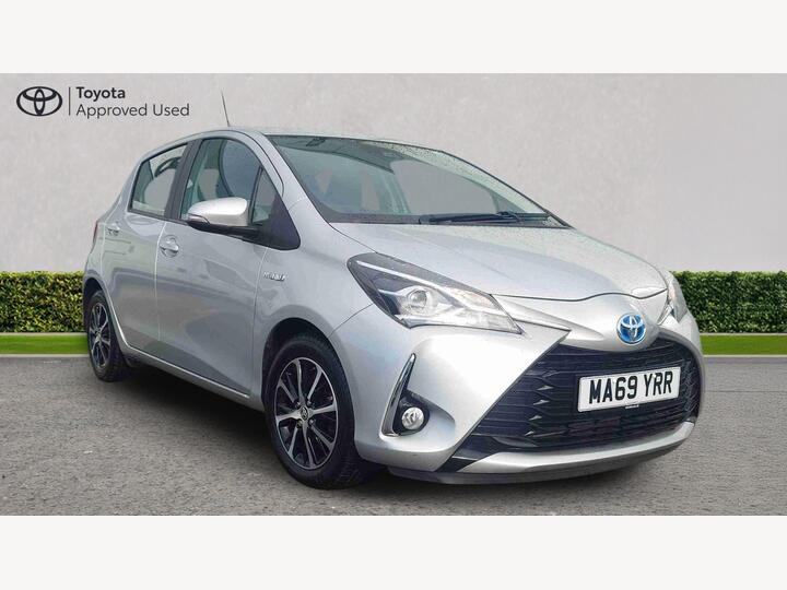 Toyota Yaris 1.5 VVT-h Icon Tech E-CVT Euro 6 (s/s) 5dr