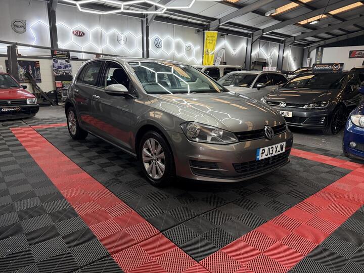 Volkswagen GOLF 1.6 TDI BlueMotion Tech SE Euro 5 (s/s) 5dr