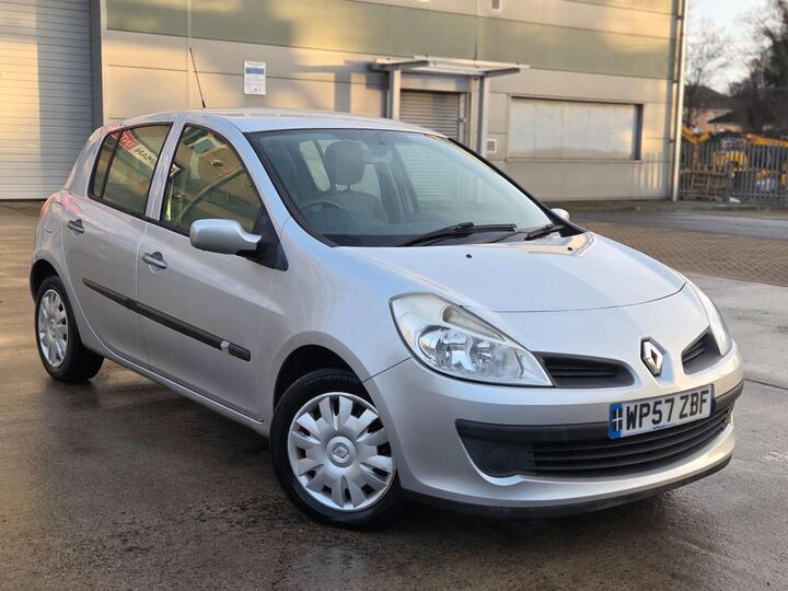 Renault Clio 1.6 VVT Expression 5dr Renault Clio 1.6 VVT Expression 5dr