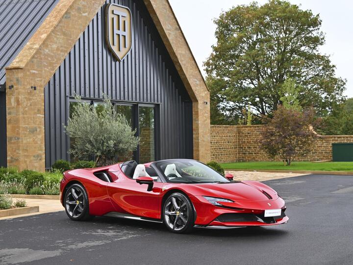 Ferrari SF90 Spider 4.0T V8 7.9kWh F1 DCT 4WD Euro 6 (s/s) 2dr
