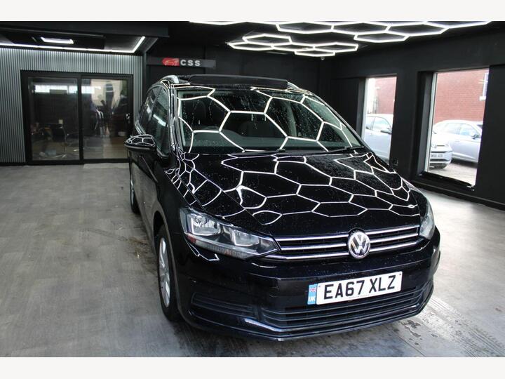 Volkswagen TOURAN 1.6 TDI SE Family DSG Euro 6 (s/s) 5dr Volkswagen TOURAN 1.6 TDI SE Family DSG Euro 6 (s/s) 5dr