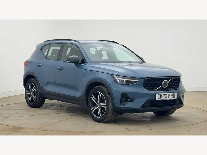 Volvo XC40 2.0 B3 MHEV Plus Dark DCT Auto Euro 6 (s/s) 5dr