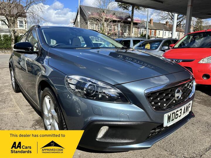 Volvo V40 Cross Country 1.6 D2 Lux Powershift Euro 5 (s/s) 5dr Volvo V40 Cross Country 1.6 D2 Lux Powershift Euro 5 (s/s) 5dr