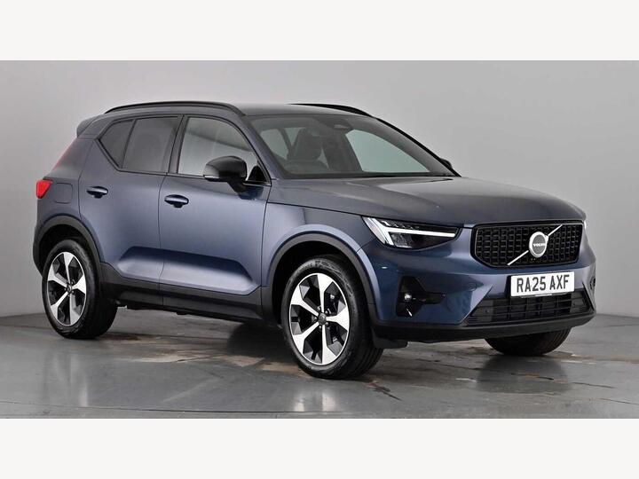 Volvo XC40 2.0 B4 MHEV Plus Dark DCT Auto Euro 6 (s/s) 5dr