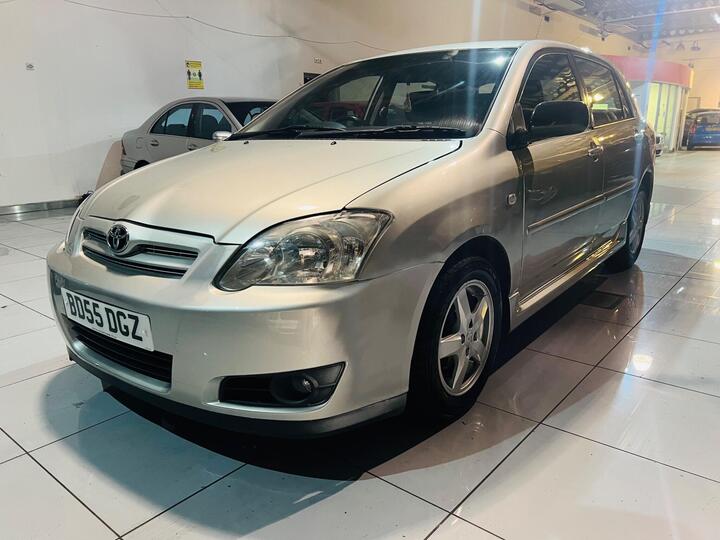 Toyota Corolla 1.6 VVT-i Colour Collection 5dr Toyota Corolla 1.6 VVT-i Colour Collection 5dr