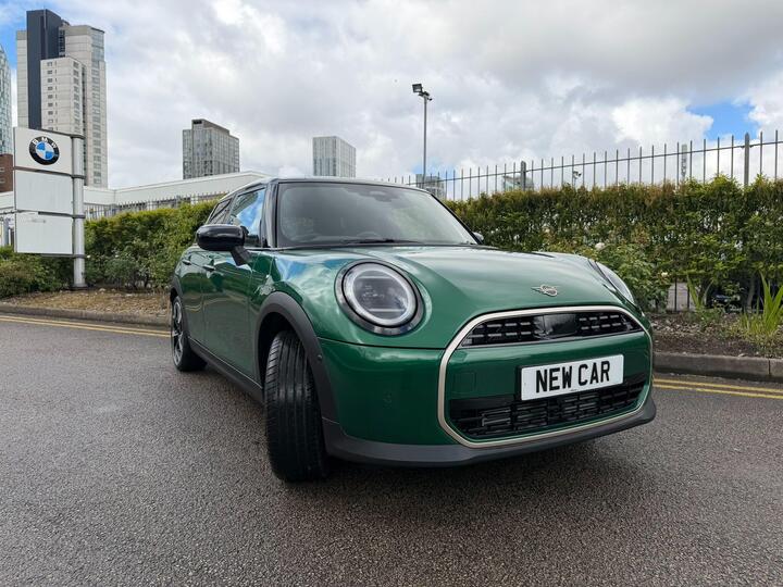 MINI Cooper 1.5C Exclusive Steptronic Euro 6 (s/s) 5dr