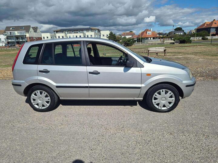 Ford Fusion 1.4 2 5dr