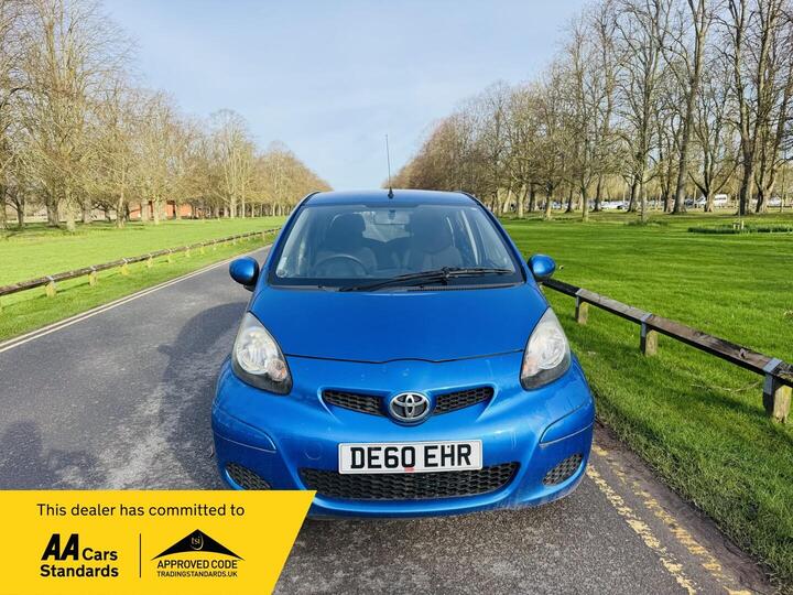 Toyota AYGO 1.0 VVT-i Blue Euro 5 5dr Toyota AYGO 1.0 VVT-i Blue Euro 5 5dr