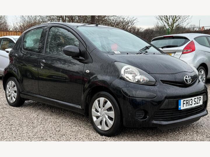 Toyota AYGO 1.0 VVT-i Ice Euro 5 5dr Toyota AYGO 1.0 VVT-i Ice Euro 5 5dr