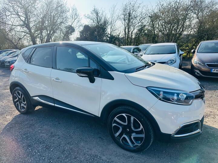 Renault Captur 1.5 DCi ENERGY Dynamique S MediaNav Euro 5 (s/s) 5dr Renault Captur 1.5 DCi ENERGY Dynamique S MediaNav Euro 5 (s/s) 5dr