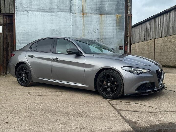 Alfa Romeo Giulia 2.0T Nero Edizione Auto Euro 6 (s/s) 4dr