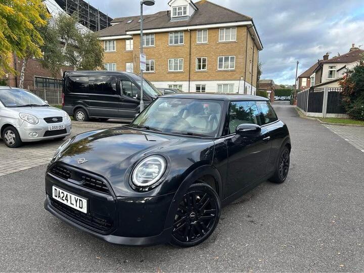 MINI Cooper 1.5C Classic Steptronic Euro 6 (s/s) 3dr