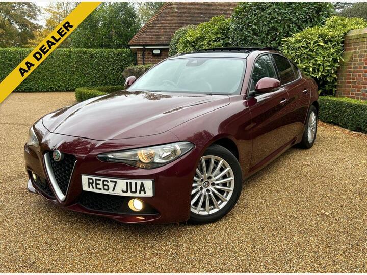 Alfa Romeo GIULIA 2.0T Super Auto Euro 6 (s/s) 4dr Alfa Romeo GIULIA 2.0T Super Auto Euro 6 (s/s) 4dr