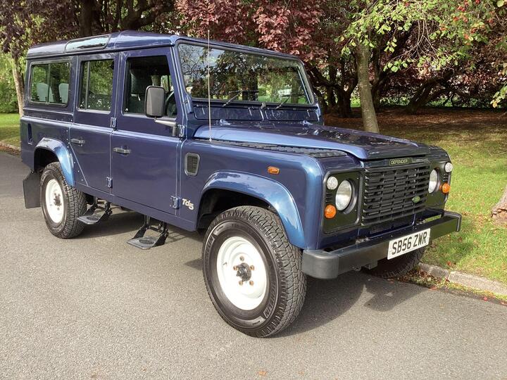 Land Rover Defender 110 2.5 TD5 County Station Wagon 5dr