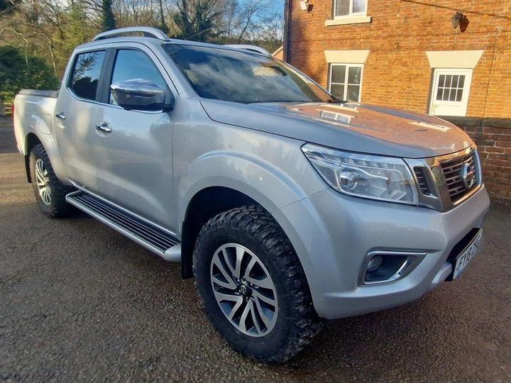 Nissan NAVARA 2.3 DCi Tekna Auto 4WD Euro 6 4dr