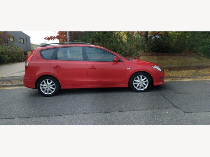 Hyundai I30 1.6 CRDi Comfort Euro 4 5dr Hyundai I30 1.6 CRDi Comfort Euro 4 5dr