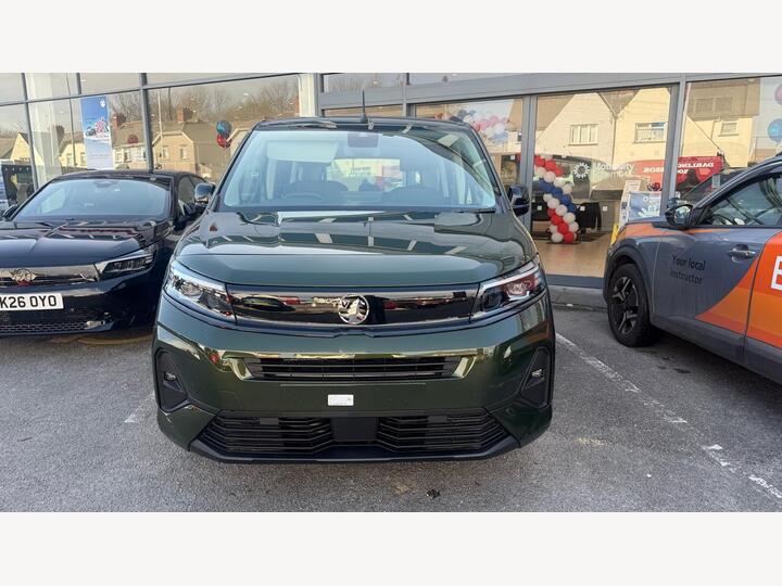 Vauxhall Combo Life Electric 52kWh Design XL MPV Auto 5dr (7.4kW Charger)