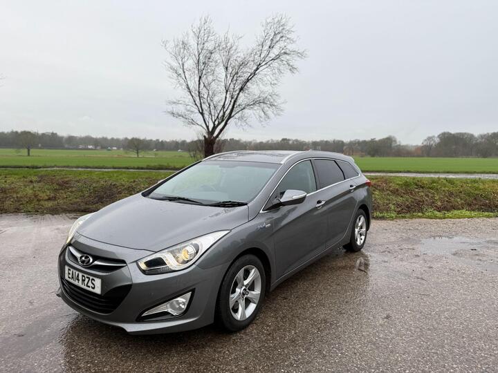 Hyundai I40 1.7 CRDi Blue Drive Style Euro 5 (s/s) 5dr Hyundai I40 1.7 CRDi Blue Drive Style Euro 5 (s/s) 5dr