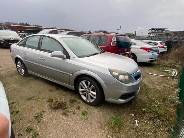 Vauxhall Vectra 1.8 VVT SRi 5dr Vauxhall Vectra 1.8 VVT SRi 5dr