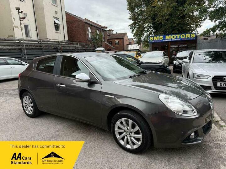 Alfa Romeo Giulietta 2.0 JTDM-2 Business Edition TCT Euro 5 (s/s) 5dr Alfa Romeo Giulietta 2.0 JTDM-2 Business Edition TCT Euro 5 (s/s) 5dr