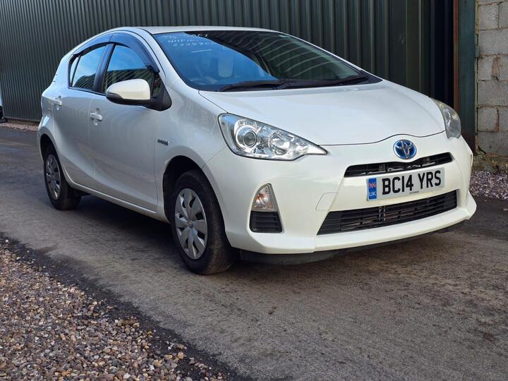 Toyota Aqua Hybrid Economical Best4family & Beginner