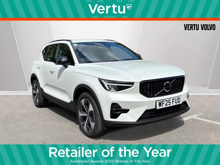 Volvo XC40 2.0 B3 MHEV Plus Dark DCT Auto Euro 6 (s/s) 5dr