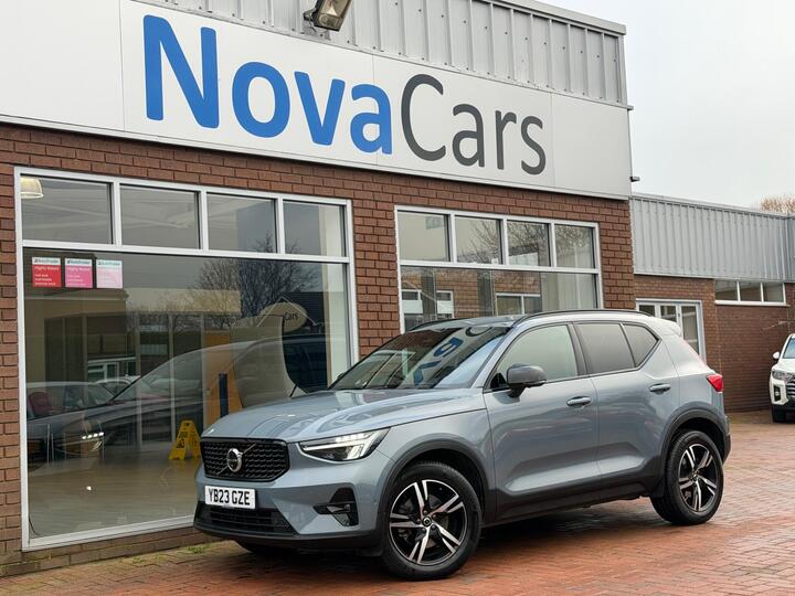 Volvo XC40 2.0 B3 MHEV Plus DCT Auto Euro 6 (s/s) 5dr