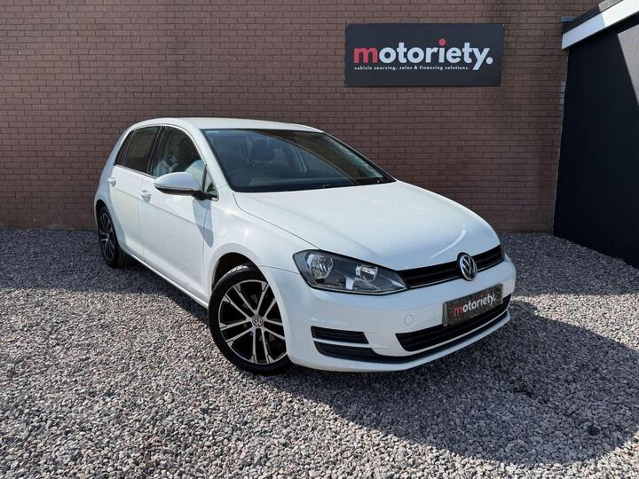 Volkswagen Golf 1.2 TSI BlueMotion Tech S Euro 5 (s/s) 5dr Volkswagen Golf 1.2 TSI BlueMotion Tech S Euro 5 (s/s) 5dr