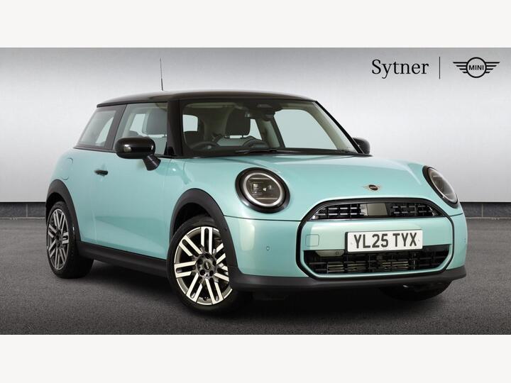 MINI Cooper 1.5C Classic Steptronic Euro 6 (s/s) 3dr