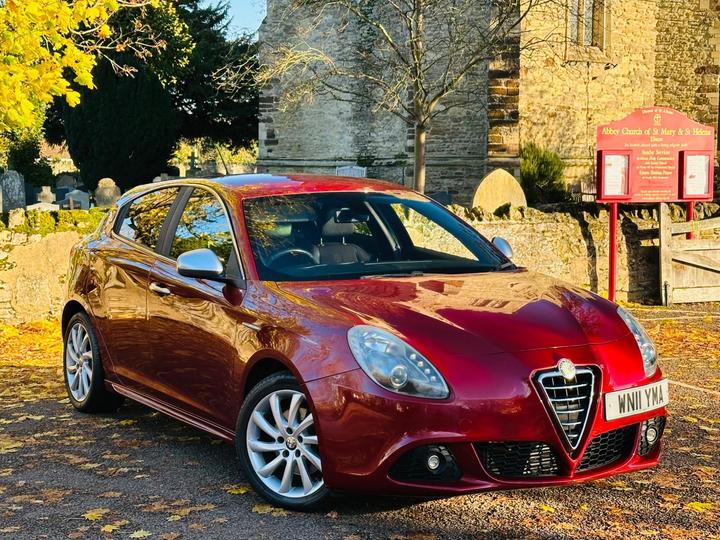 Alfa Romeo Giulietta 2.0 JTDM-2 Veloce Euro 5 (s/s) 5dr