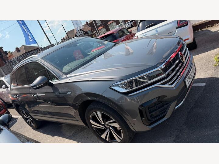 Volkswagen Touareg 3.0 TDI V6 R-Line Tech Tiptronic 4Motion Euro 6 (s/s) 5dr