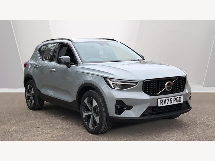 Volvo XC40 2.0 B4 MHEV Plus Dark DCT Auto Euro 6 (s/s) 5dr