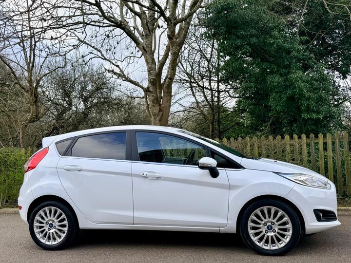 Ford Fiesta 1.0T EcoBoost Titanium Euro 5 (s/s) 5dr