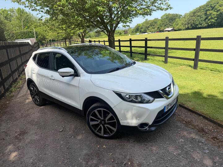 Nissan Qashqai 1.2 DIG-T Tekna 2WD Euro 5 (s/s) 5dr